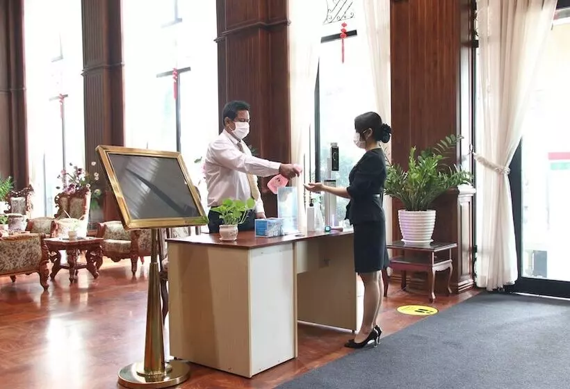 Lcs Hotel & Apartment