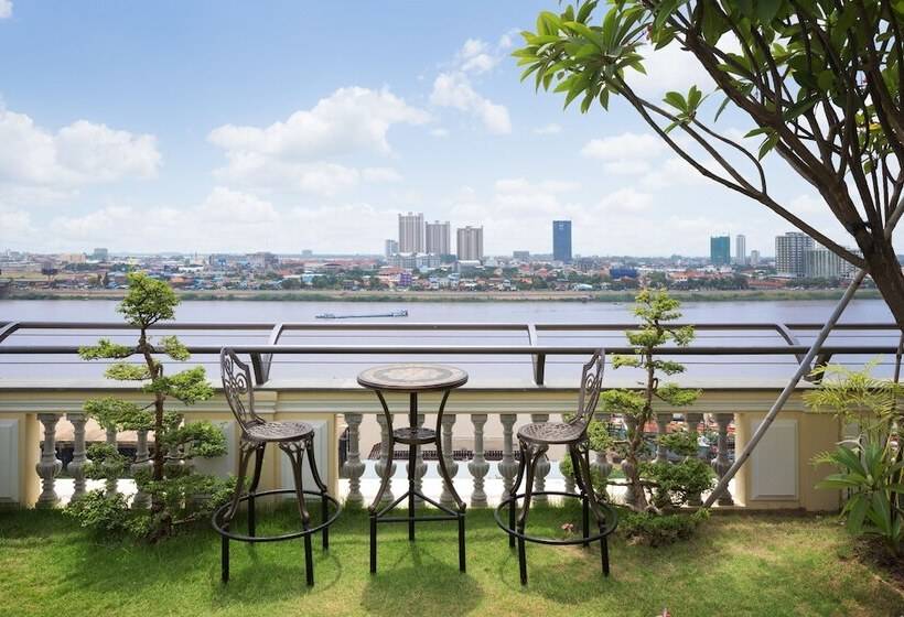 Lcs Hotel & Apartment