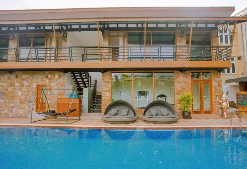 هتل Mandalay Lodge