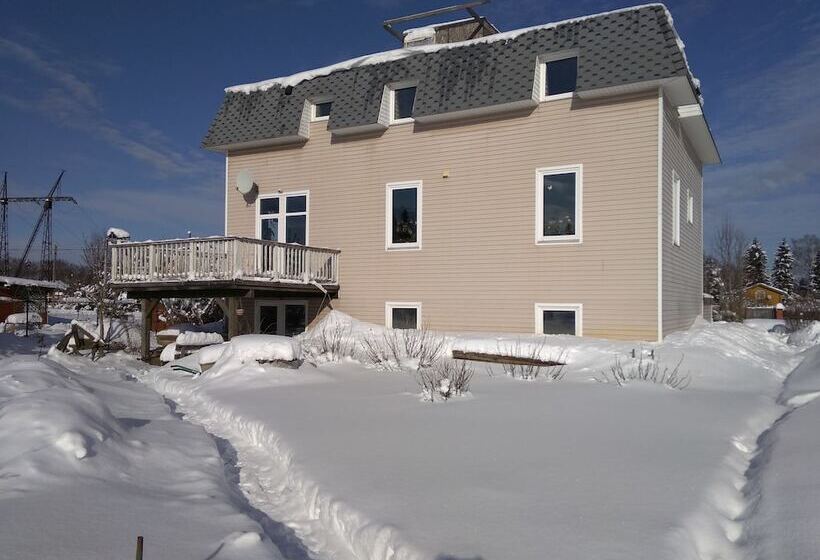 פנסיון Canadian Corner