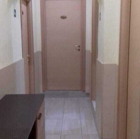 پانسیون Guest House Hola Roma