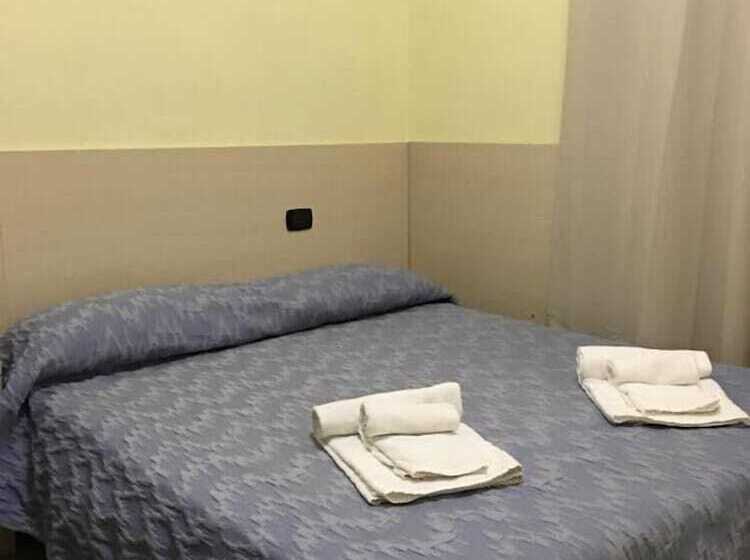 پانسیون Guest House Hola Roma