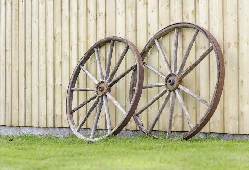 Majatalo Knaplund Destillery