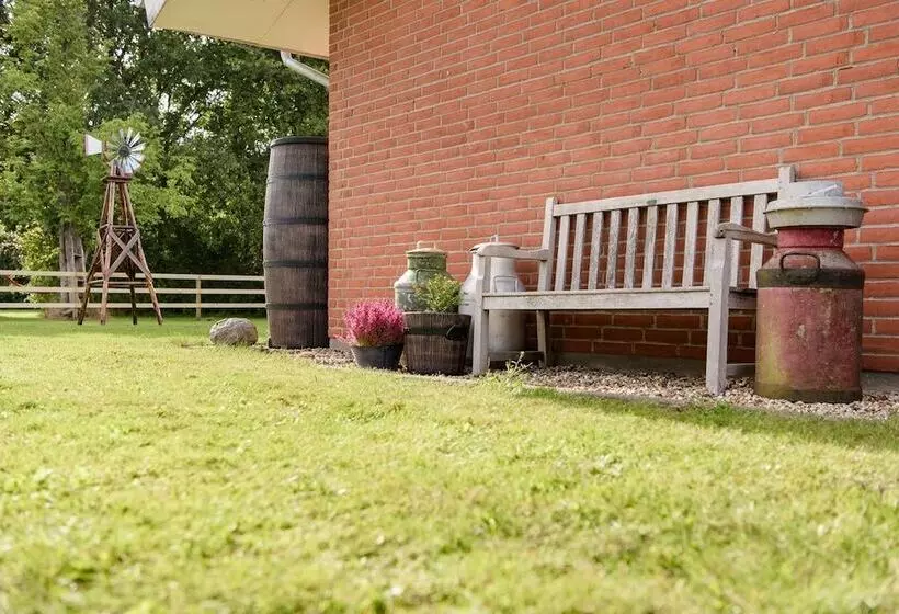 Majatalo Knaplund Destillery