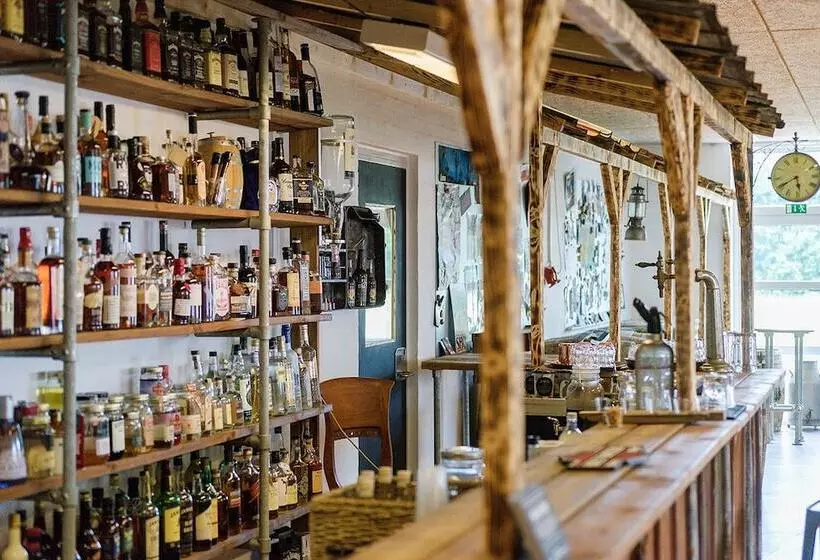 Majatalo Knaplund Destillery