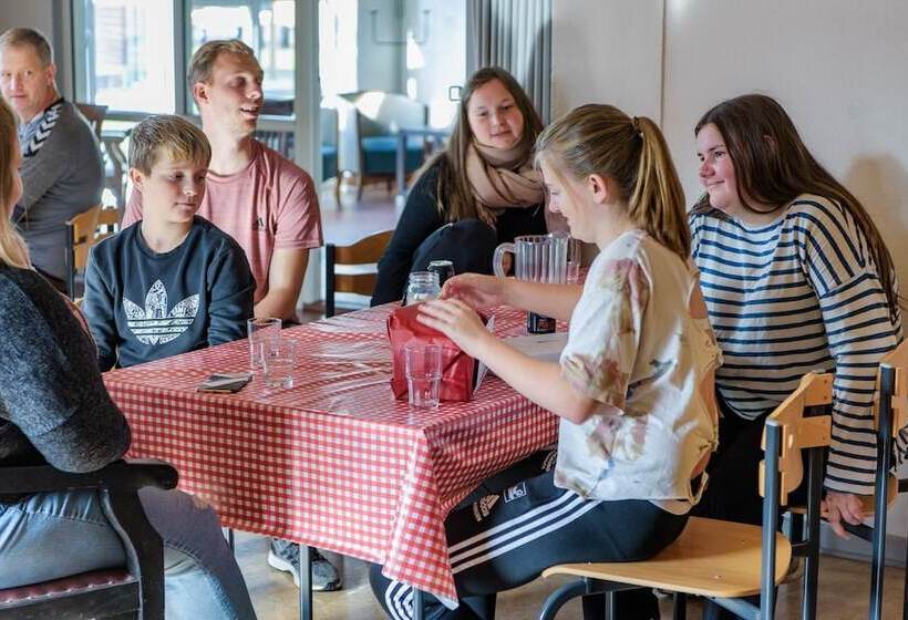 פנסיון Knaplund Destillery