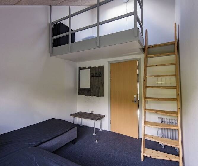 פנסיון Knaplund Destillery