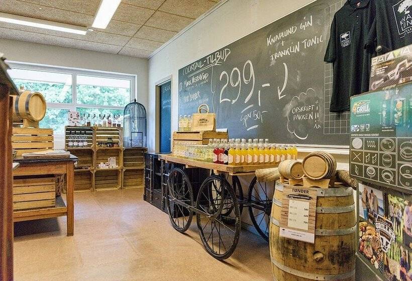 פנסיון Knaplund Destillery