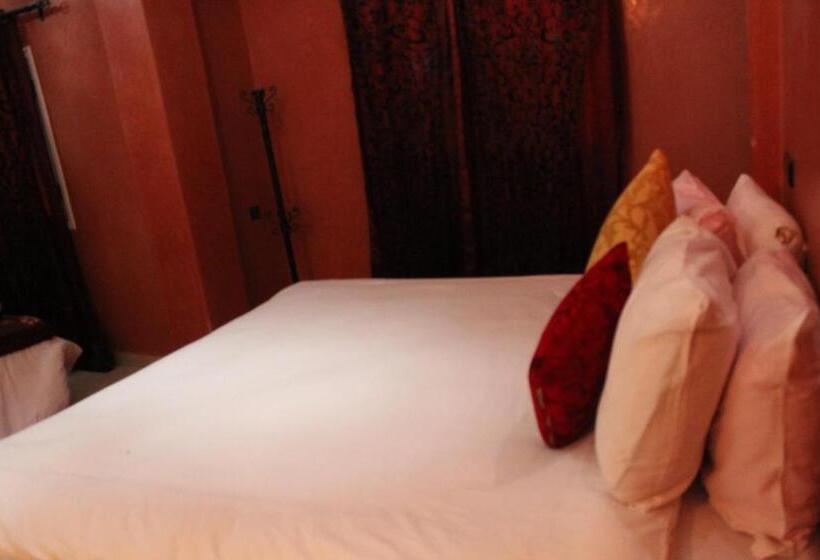 بنسيون Restaurant Dar Al Madina