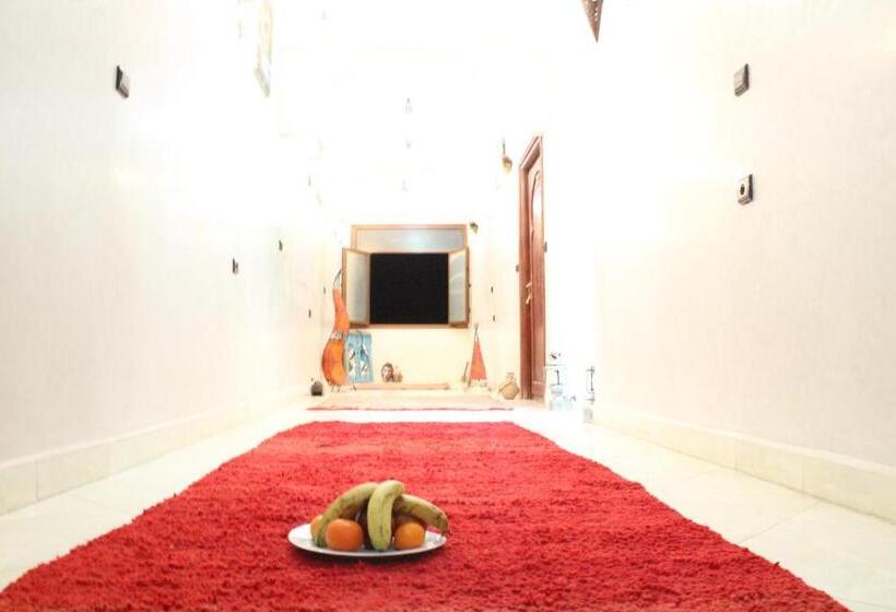 بنسيون Restaurant Dar Al Madina