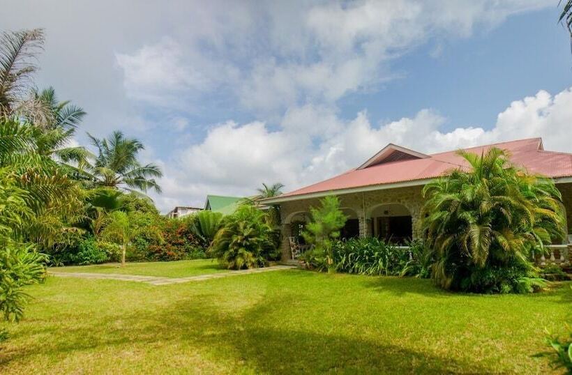 پانسیون Villa Rafia