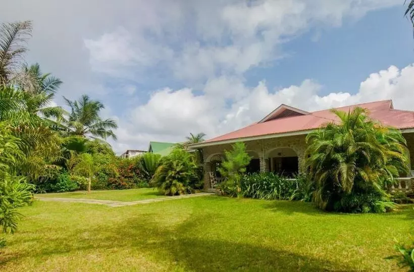 پانسیون Villa Rafia