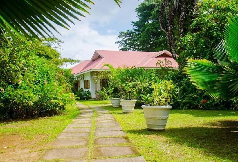 پانسیون Villa Rafia