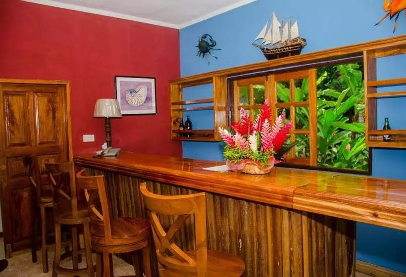 پانسیون Villa Rafia