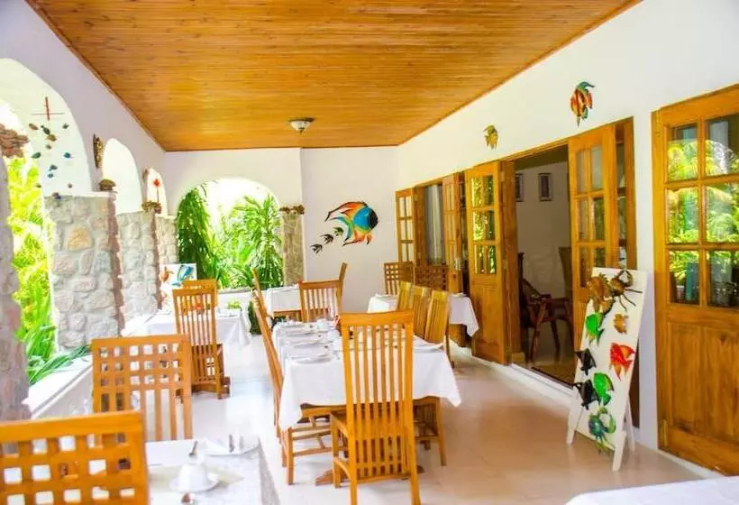 پانسیون Villa Rafia