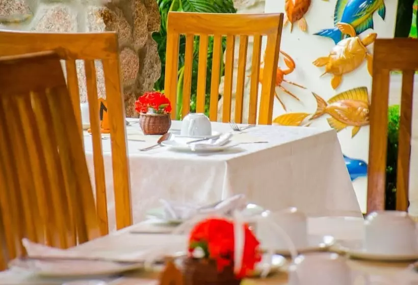 پانسیون Villa Rafia