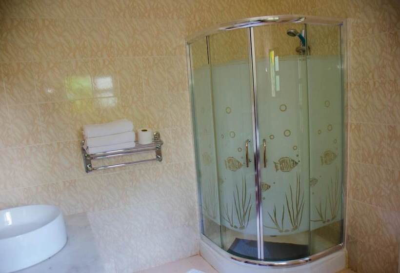 پانسیون Villa Rafia