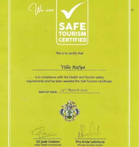 پانسیون Villa Rafia