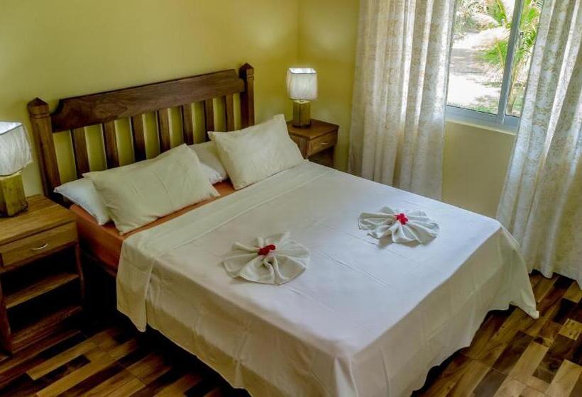 پانسیون Villa Rafia