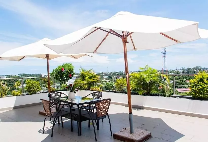 The Streamliner Hotel Apartment