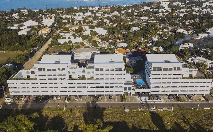 The Streamliner Hotel Apartment