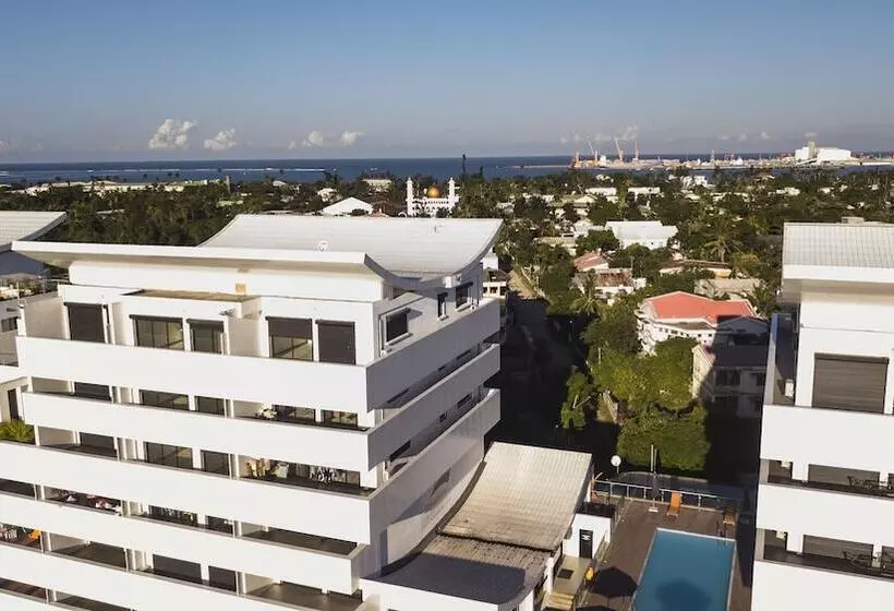 The Streamliner Hotel Apartment