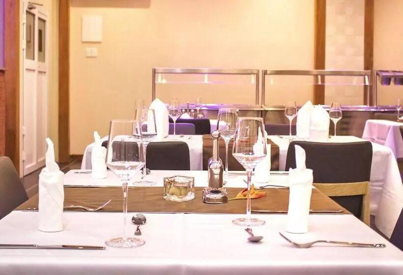 The Streamliner Hotel Apartment