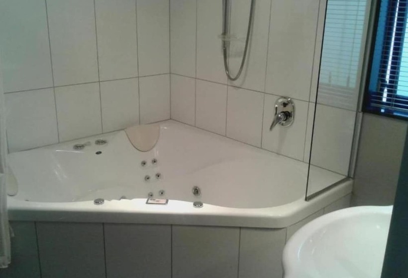 בית מלון כפרי Grove Park Motor Lodge