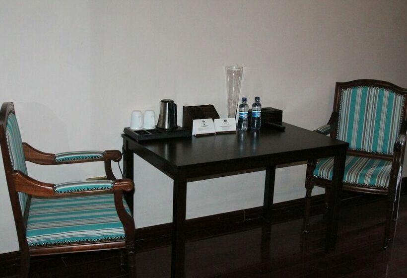 هتل Misty Mountain Lodge