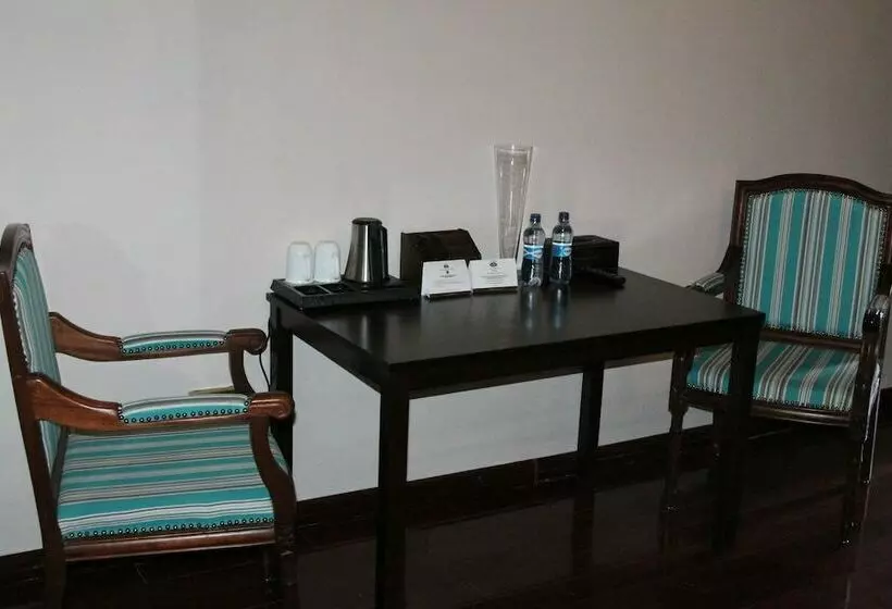 هتل Misty Mountain Lodge