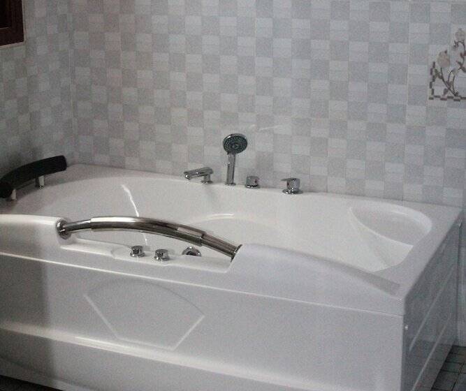 هتل Misty Mountain Lodge