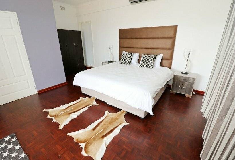 ホテル Msitu Kwetu Lodge & Safaris