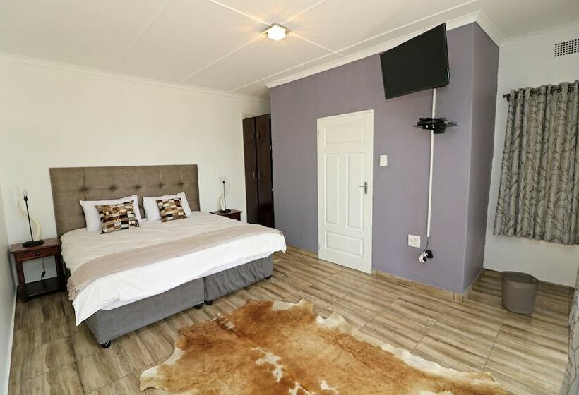 ホテル Msitu Kwetu Lodge & Safaris