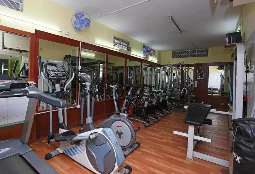 Hotelli Super Townhouse Mysore Central Formerly Olive Star