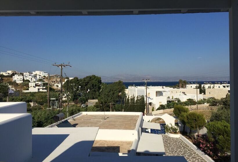 Kostas & Ioanna Studios