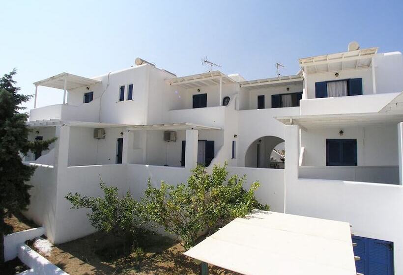 Kostas & Ioanna Studios