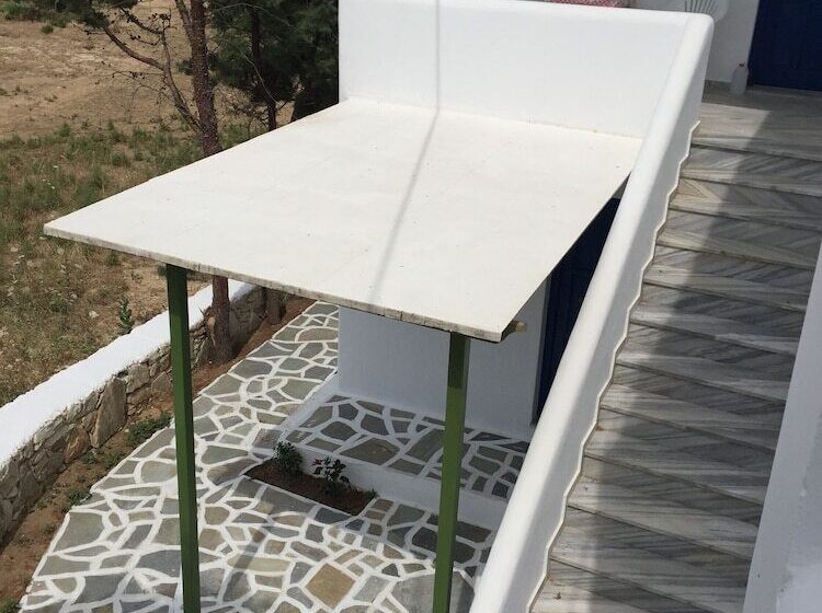 Kostas & Ioanna Studios