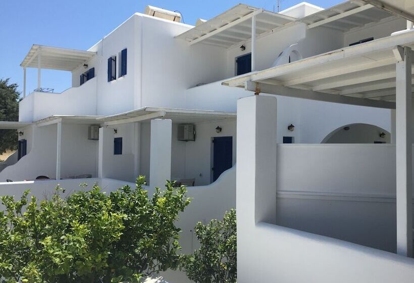 Kostas & Ioanna Studios