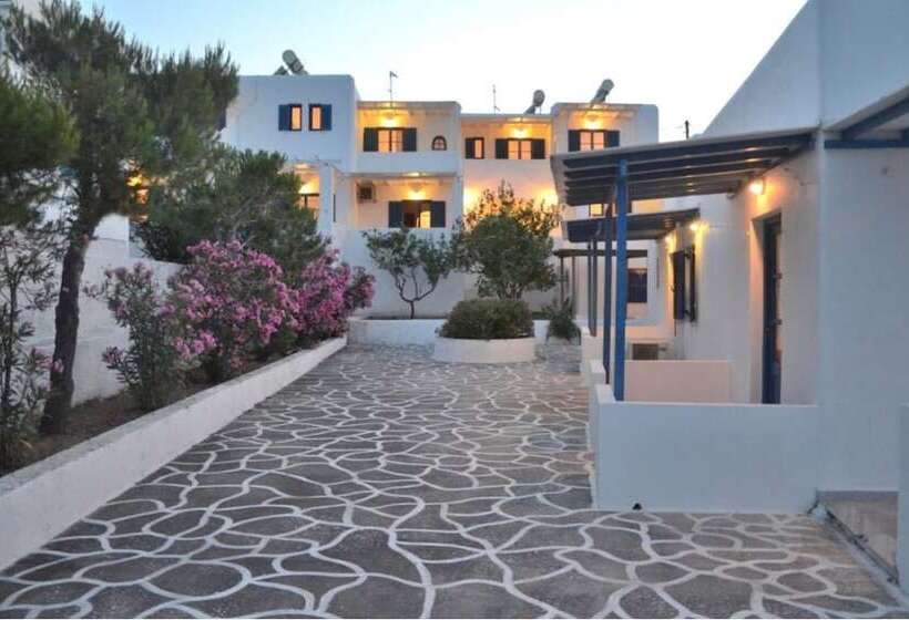 Kostas & Ioanna Studios