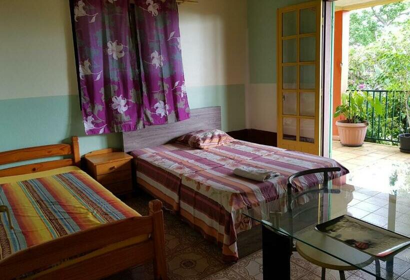 پانسیون Gite Hotel La Caz Des Orangers