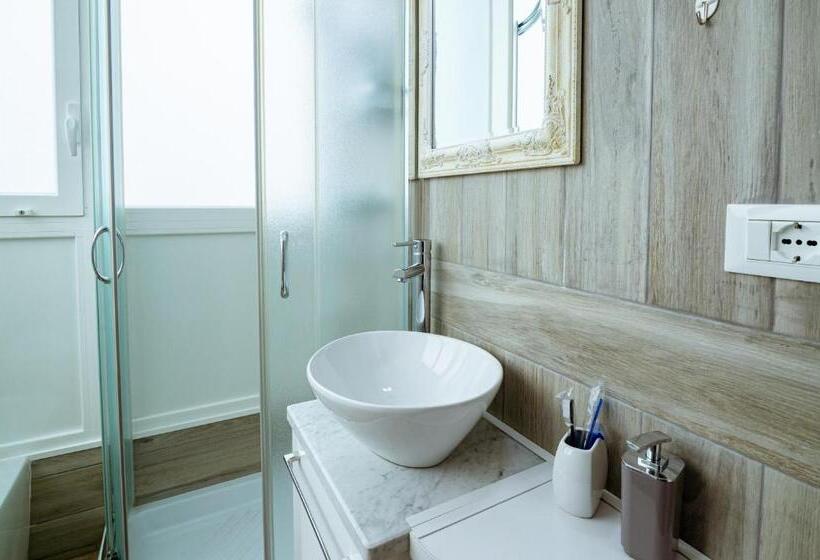 6 In Centro Guest House