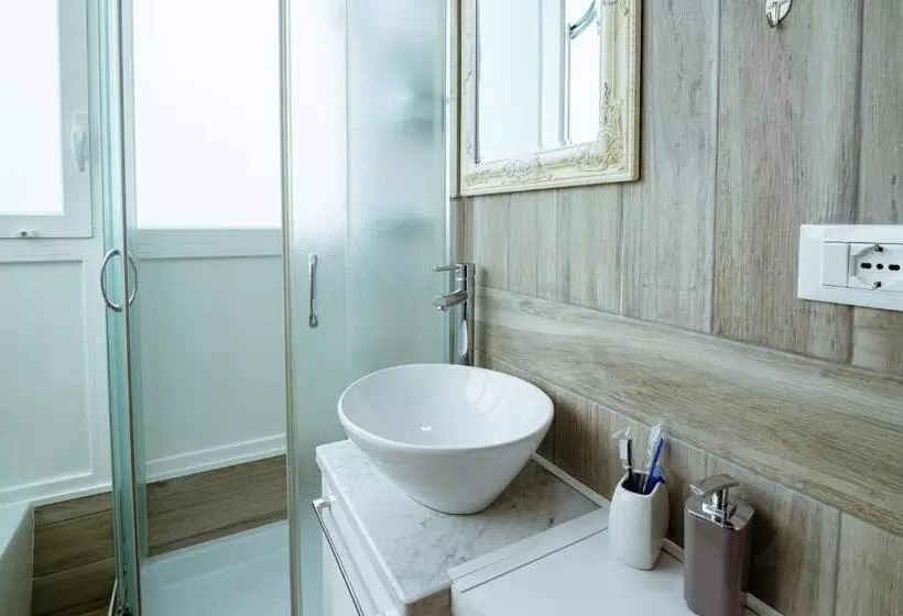 6 In Centro Guest House