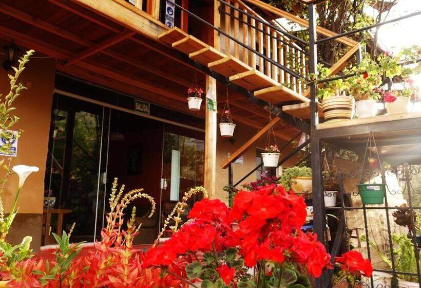 Hospedaje Venka Urubamba Hostel