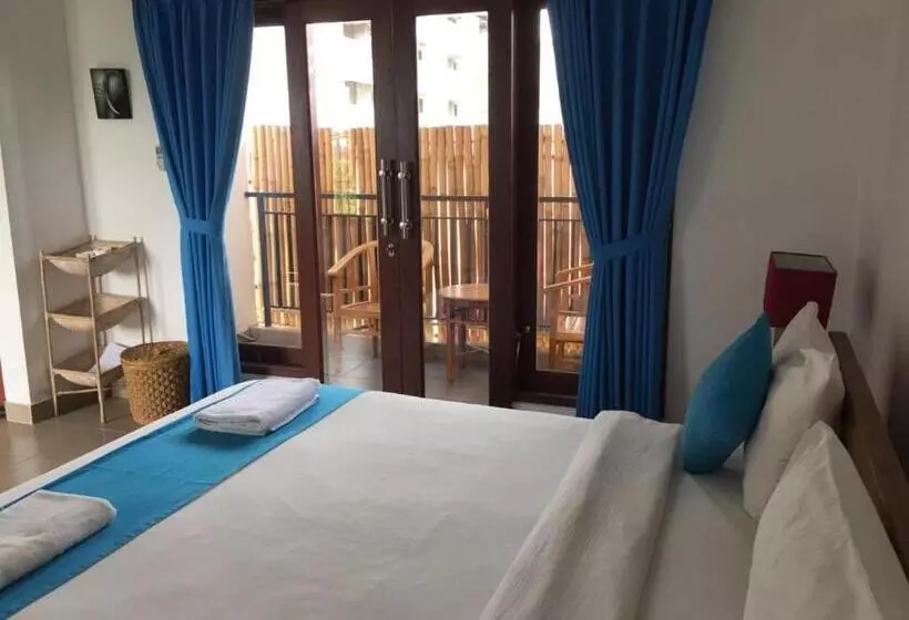 هاستل Surfer S Beach House