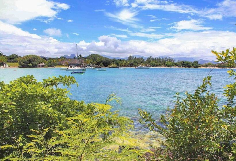 Beach Paradise Villas