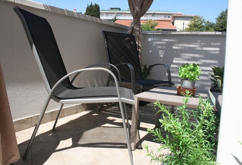 تختخواب و صبحانه Cufà