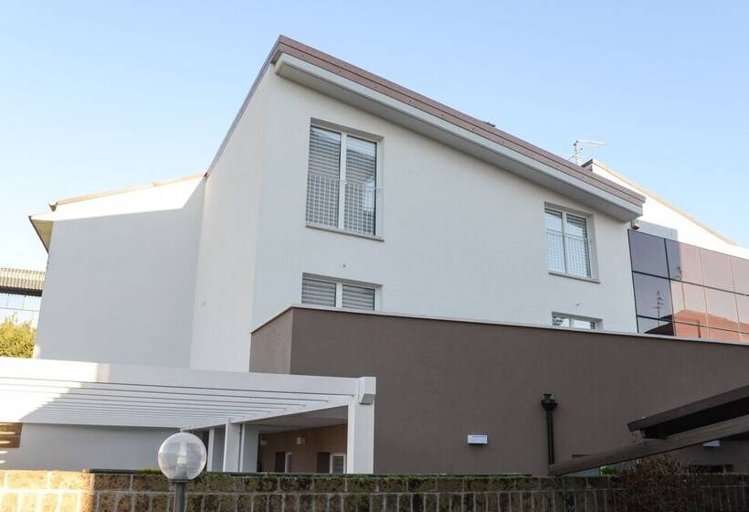 تختخواب و صبحانه Cufà