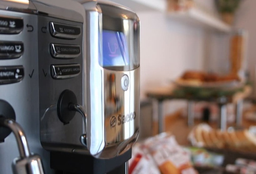 تختخواب و صبحانه Cufà