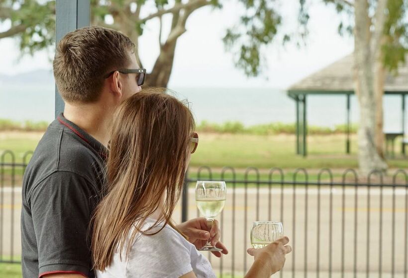 Big4 Tasman Holiday Parks  Rowes Bay