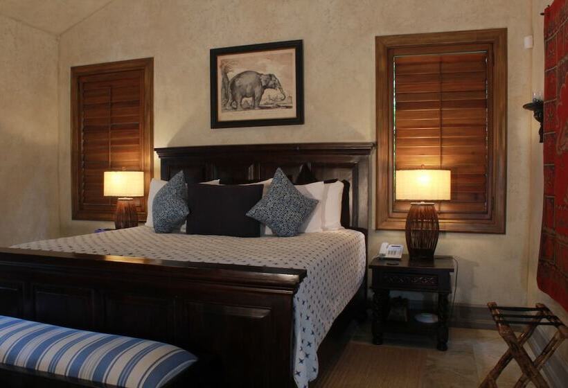 Cr Luxury Los Sueños Condos